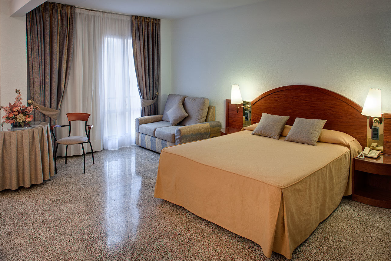 Hotel Gaudi Reus Eksteriør bilde
